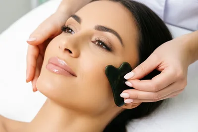 Face Lifting Treatment at Clinica Mireia Barcelona